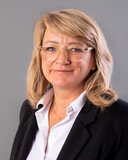 Szilvia Seer 